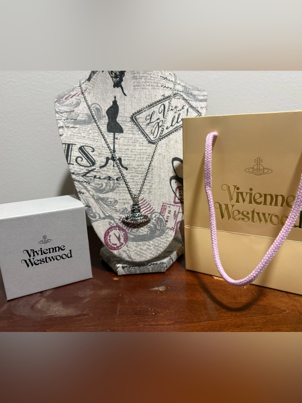 Vivienne Westwood Mayfair Bas Relief necklace